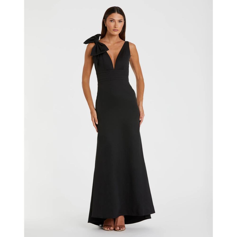 Ieena for Mac Duggal Bow Shoulder V-Neck Gown Sleeveless Black Size 6 NWT